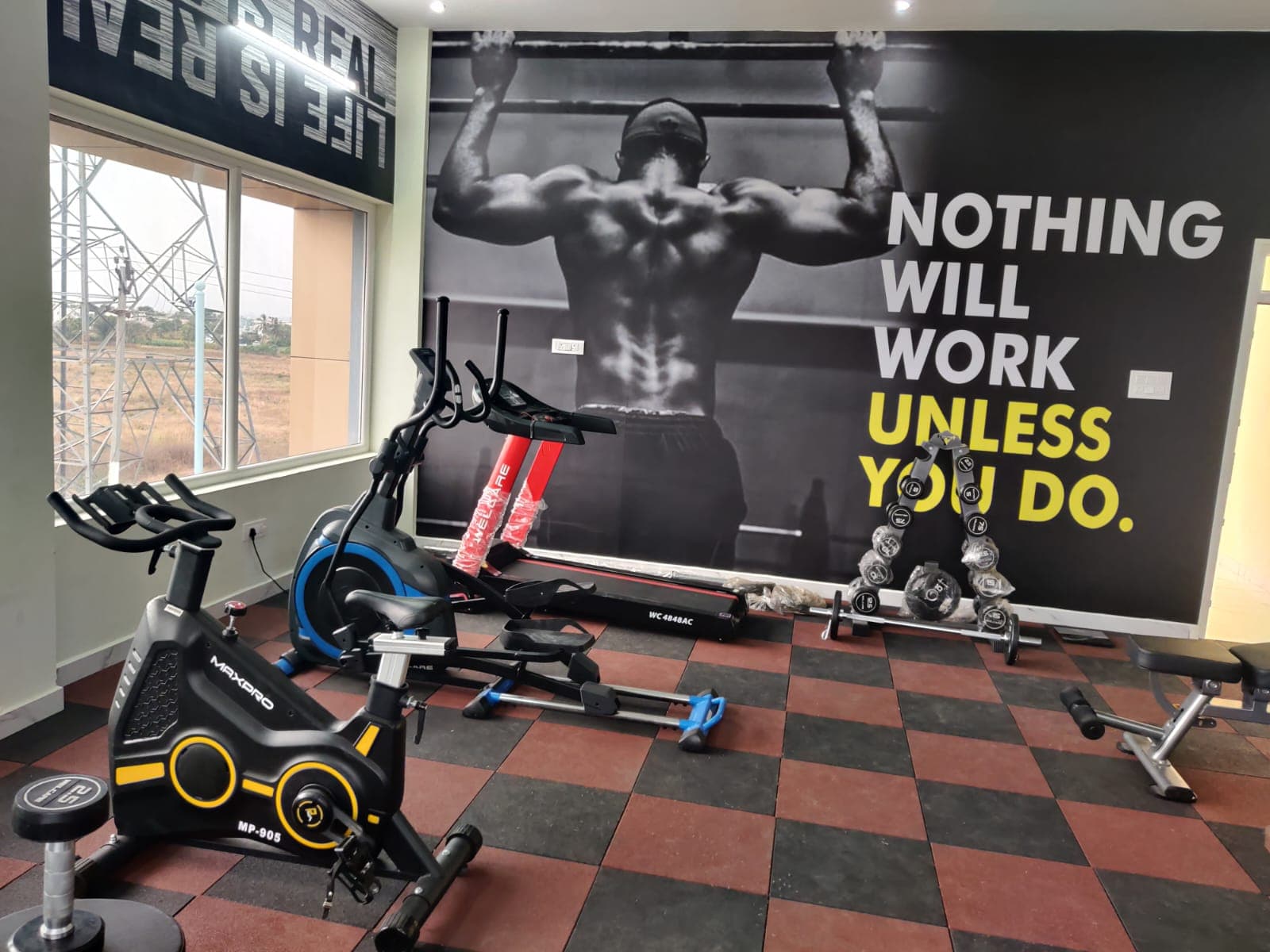 Diamond Avenue - Thumbnail 3