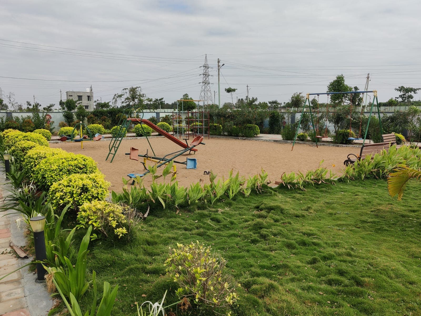 Diamond Avenue - Thumbnail 4