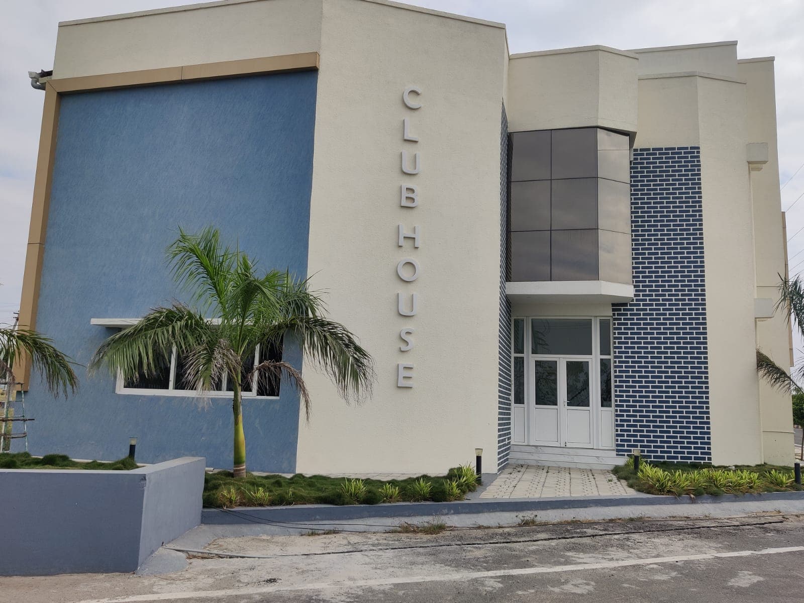 Diamond Avenue - Thumbnail 6